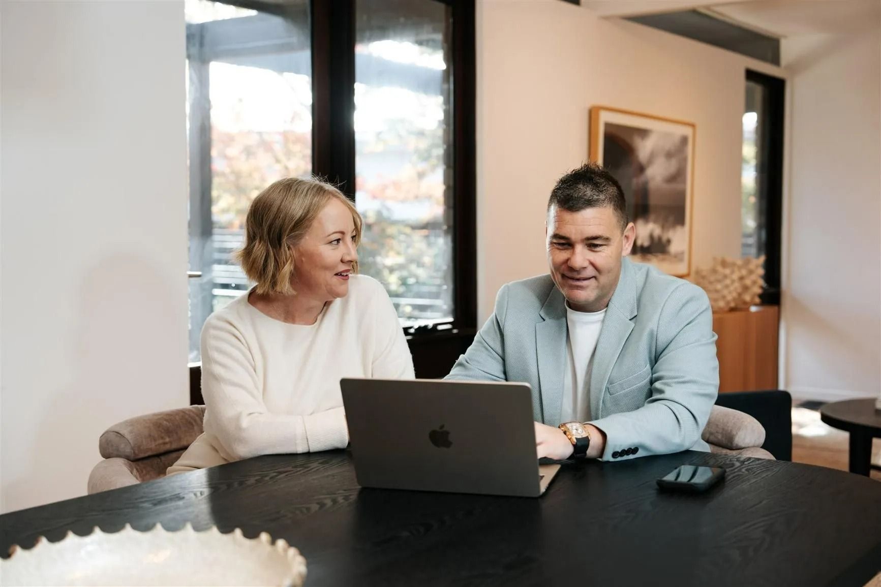 Buyers Agent Discussing Over Property in Canberra