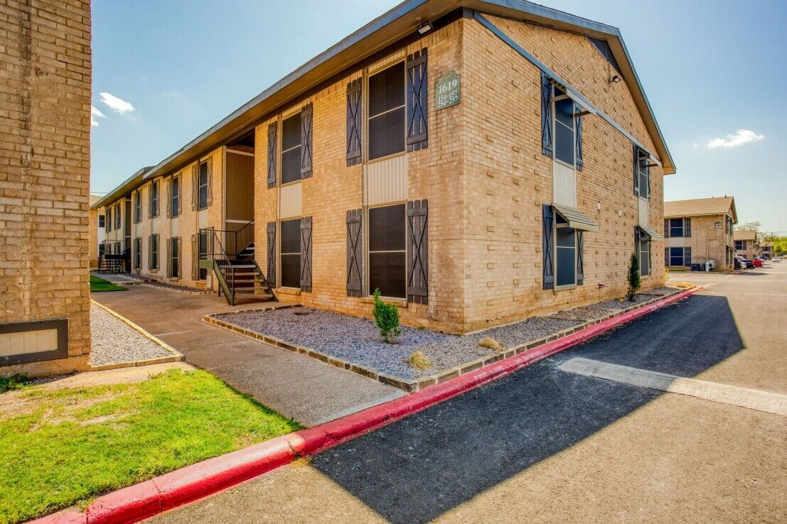 Woodwind Apartments Arlington, TX
