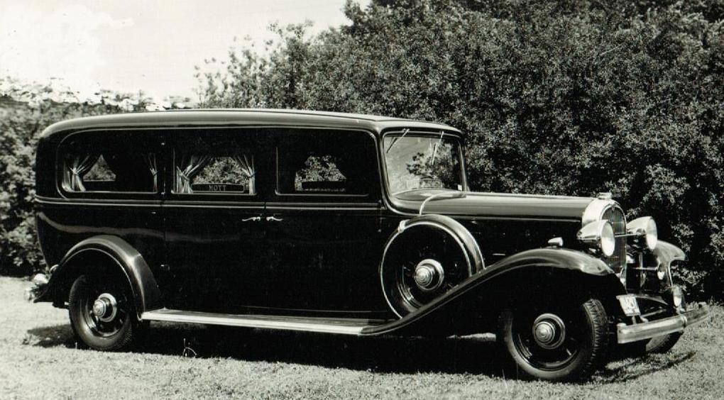 Mott & Henning Funeral Home Hearse