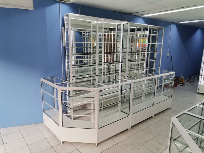 Vitrinas comerciales a la medida