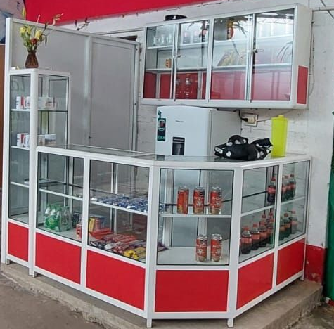 Joyería con vitrinas comerciales