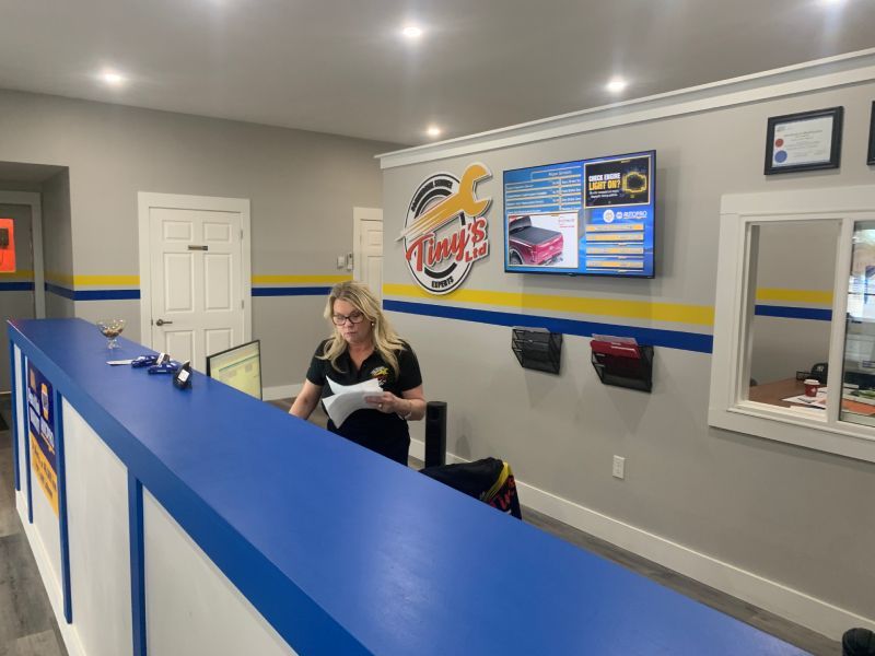 The reception | Tiny's Automotive