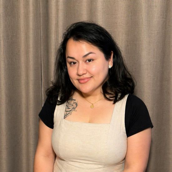 Leyden Campos bilingual Northern Virginia Realtor helping buyers and sellers in Fairfax, Arlington, Clifton, and nearby areas