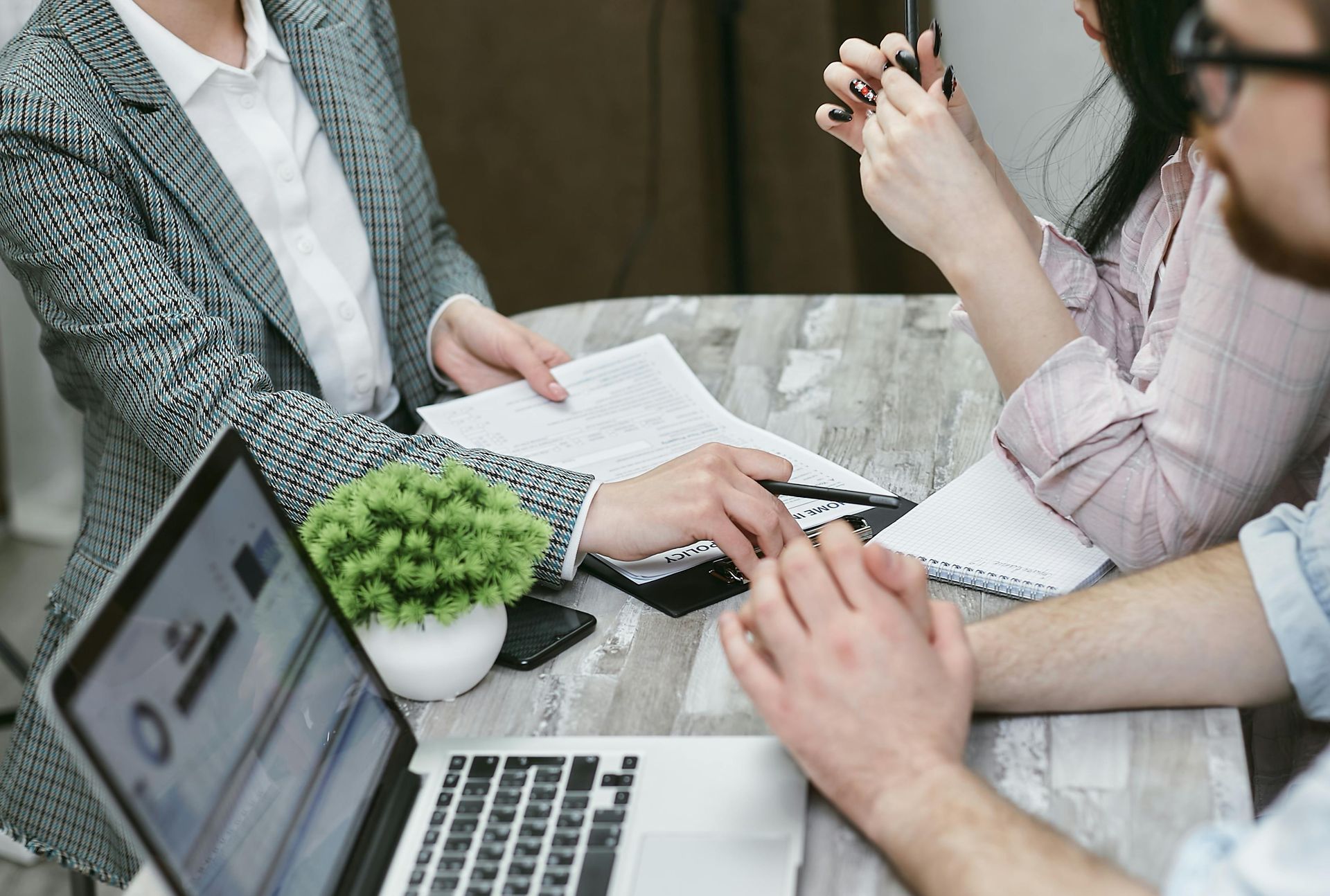 Comparison chart: FHA vs. Conventional loan requirements
