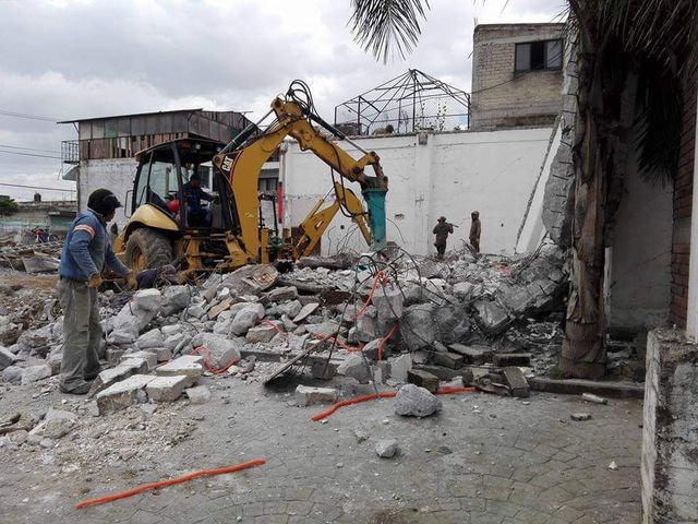 RST MAQUINARIA Y RETIRO DE ESCOMBROS 