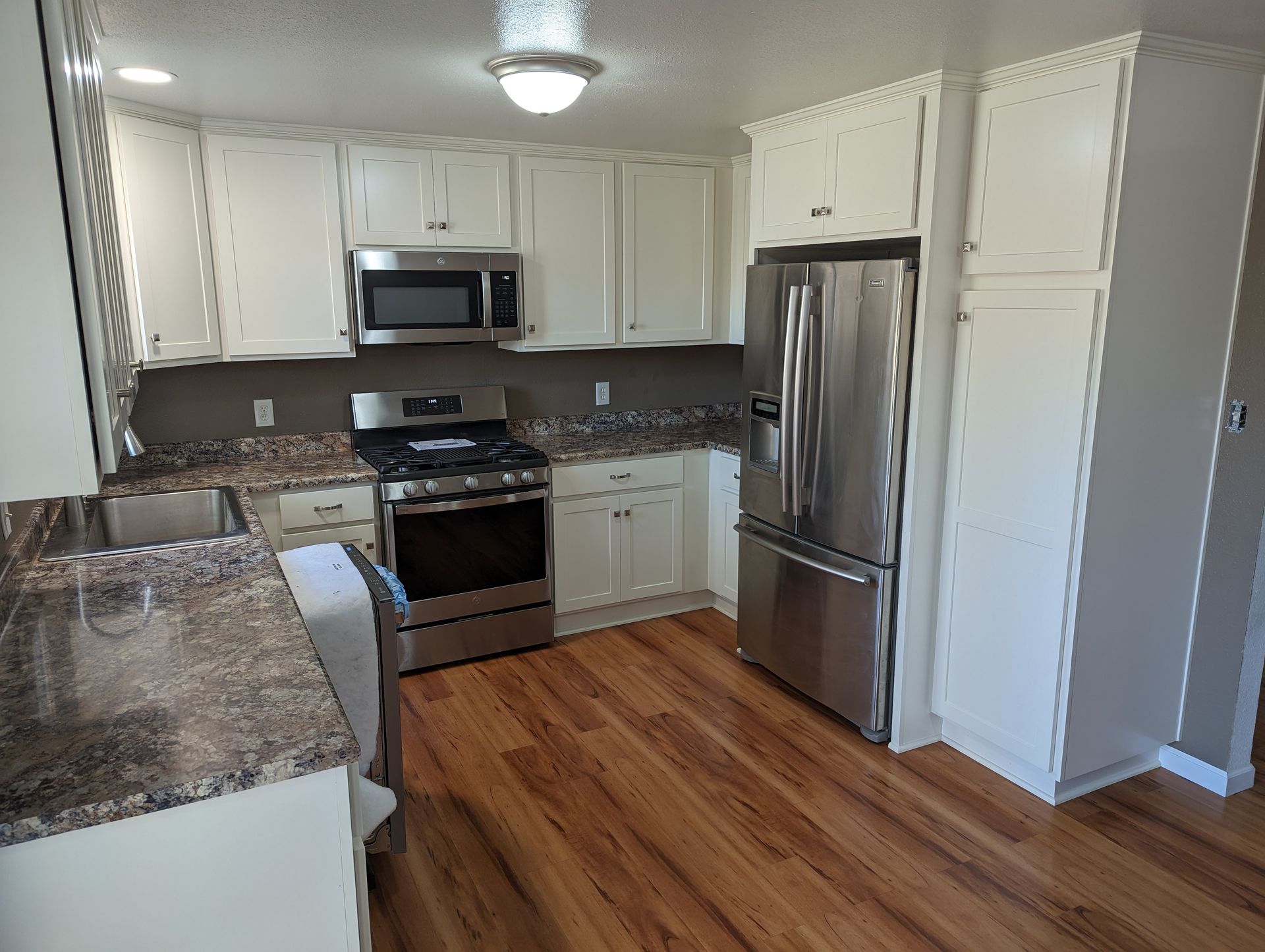 Side View Of Kitchen — Carson City, NV — The Top Shop Kitchen Cabinets — Carson City, NV — The Top Shop
