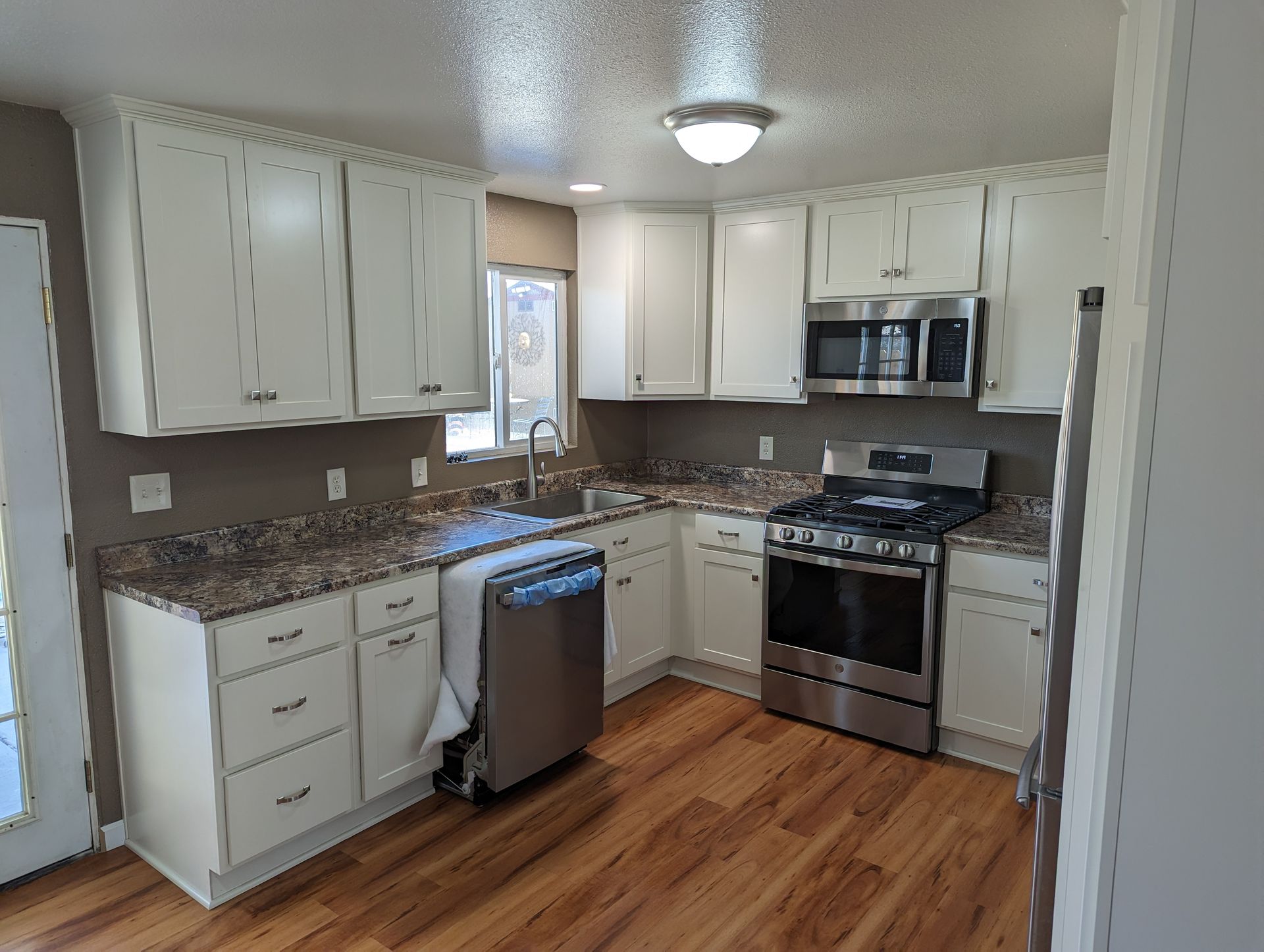 Stove Picture — Carson City, NV — The Top Shop Kitchen Cabinets — Carson City, NV — The Top Shop