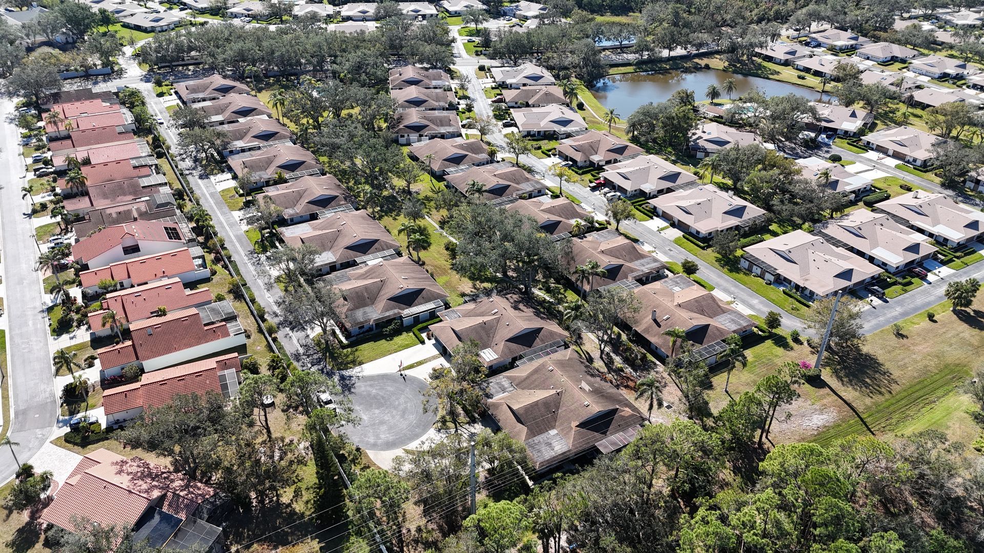Multi family roofer and HOA roofer Sarasota 