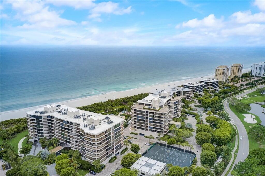 Multi family roofer and HOA roofer Sarasota