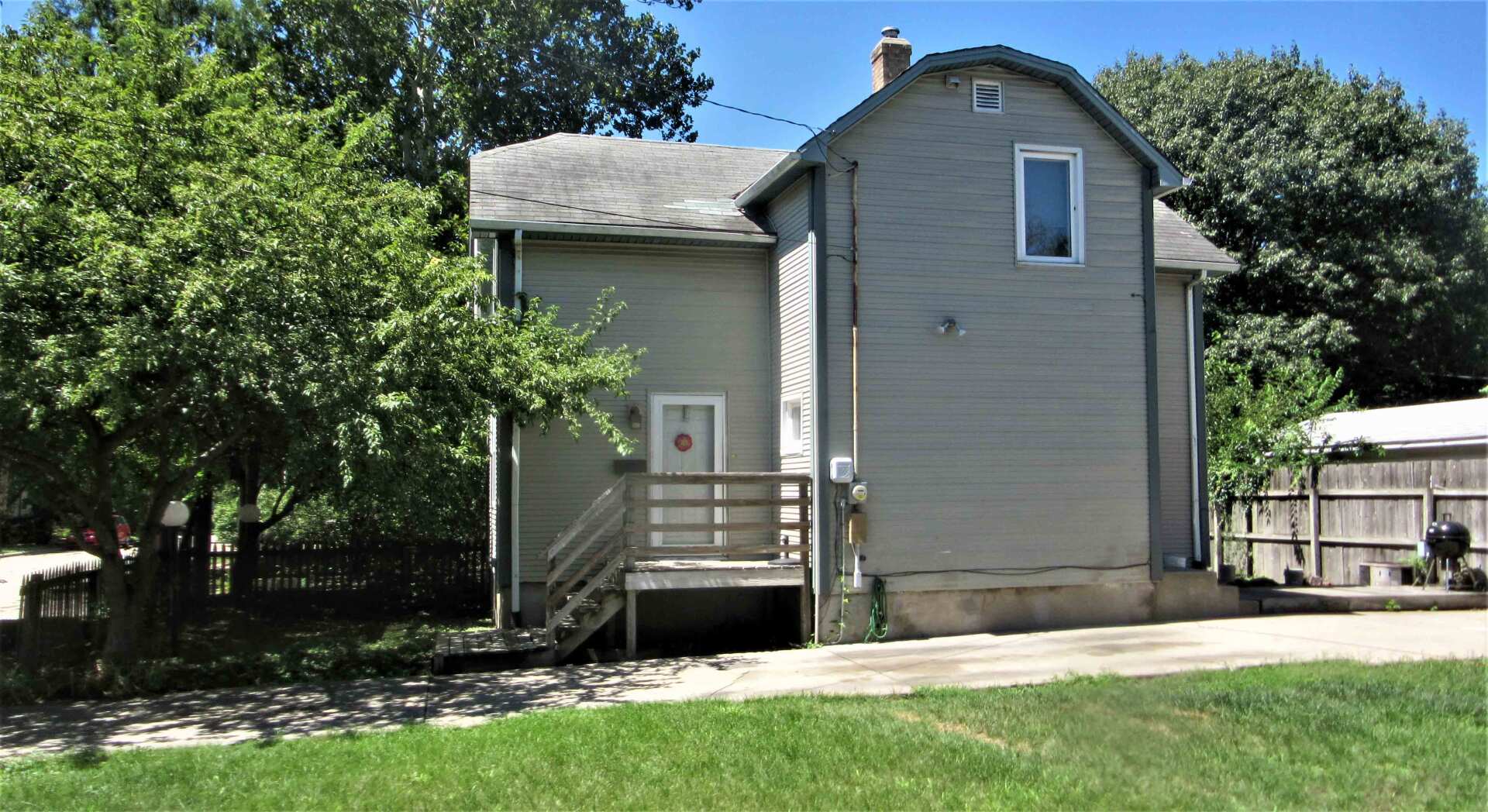 304 W Maple — Champaign, JL — Renewal Development Inc
