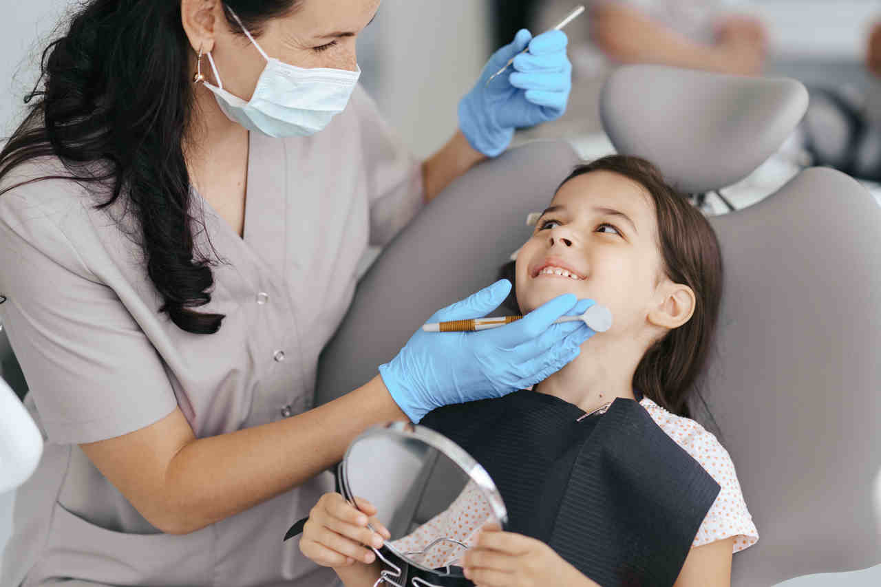 Clínica Odontológica Visita Dentista