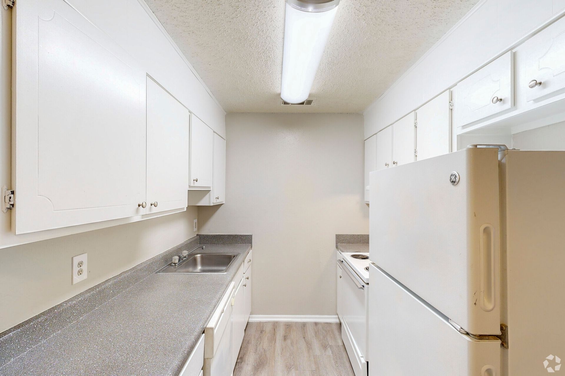 Photo of a kitchen 