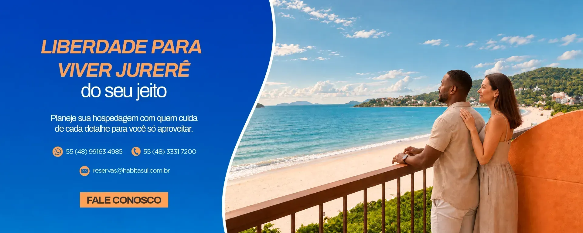Casal de costas numa varanda à beira-mar, com texto promocional azul sobre liberdade e turismo.
