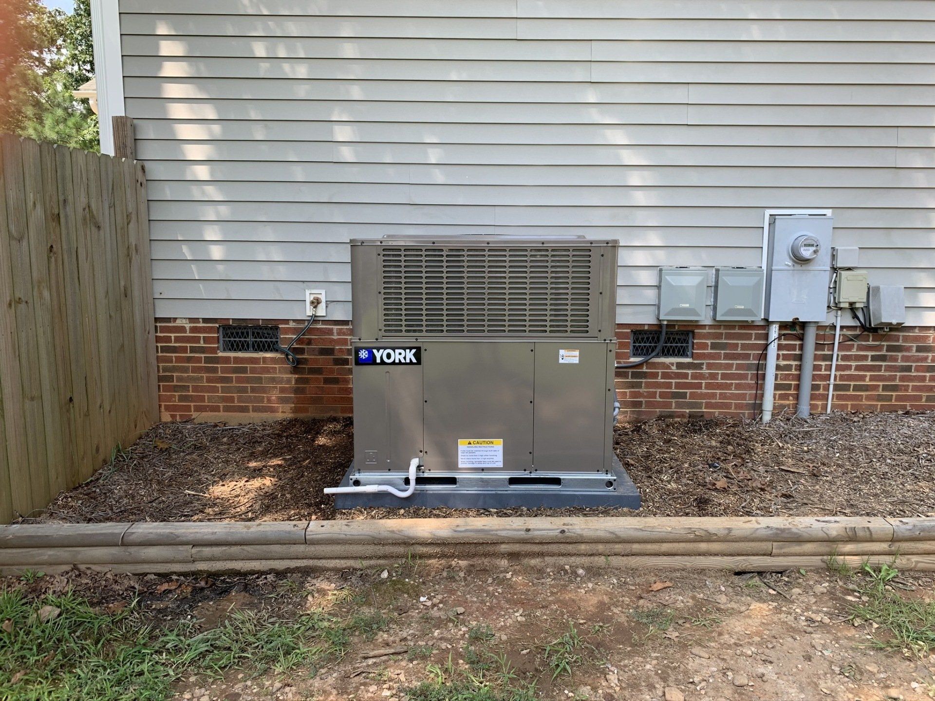 Functional and clean air conditioning unit