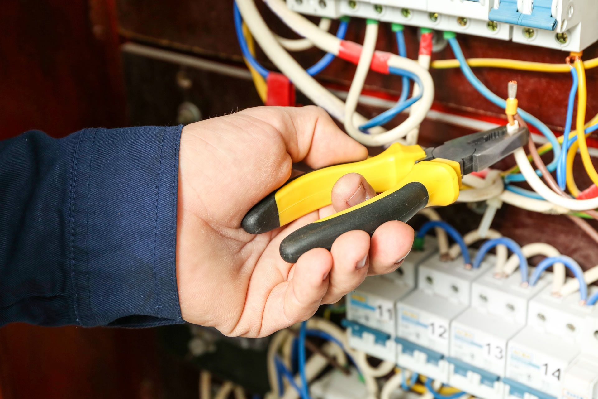 Fixing Wires on Circuit Breaker