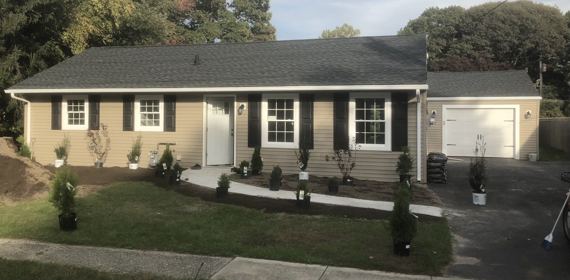 16 Davis Dr  Milford CT