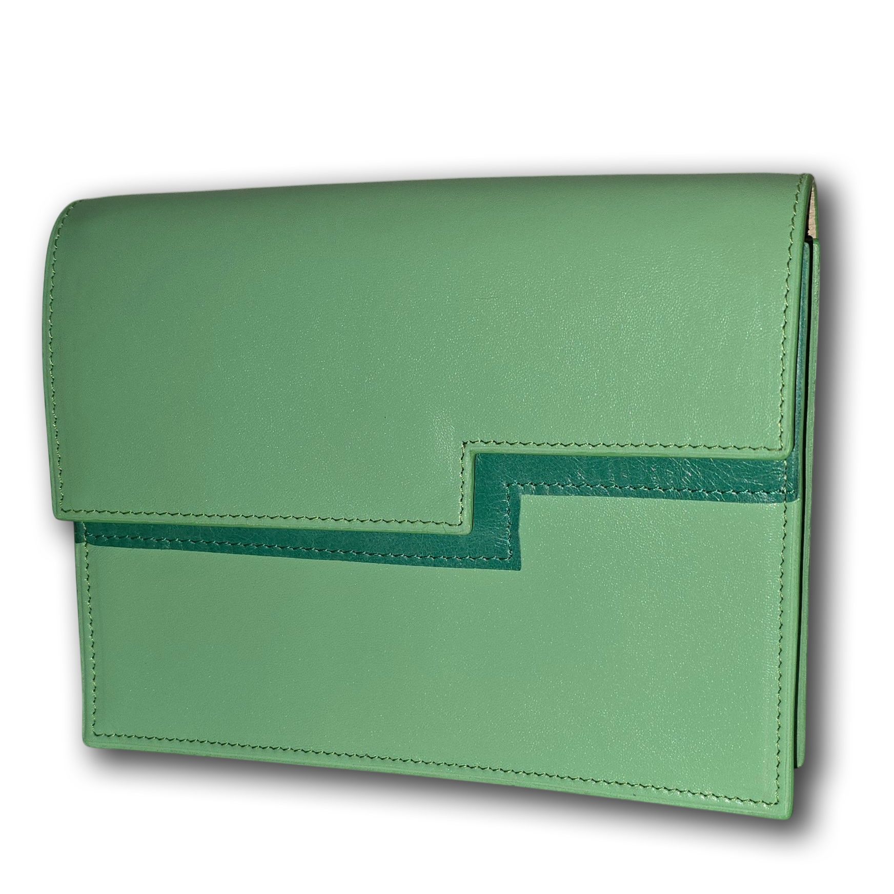 Handgemaakte leren clutch in kleur naar wens en uit te breiden met draagriem