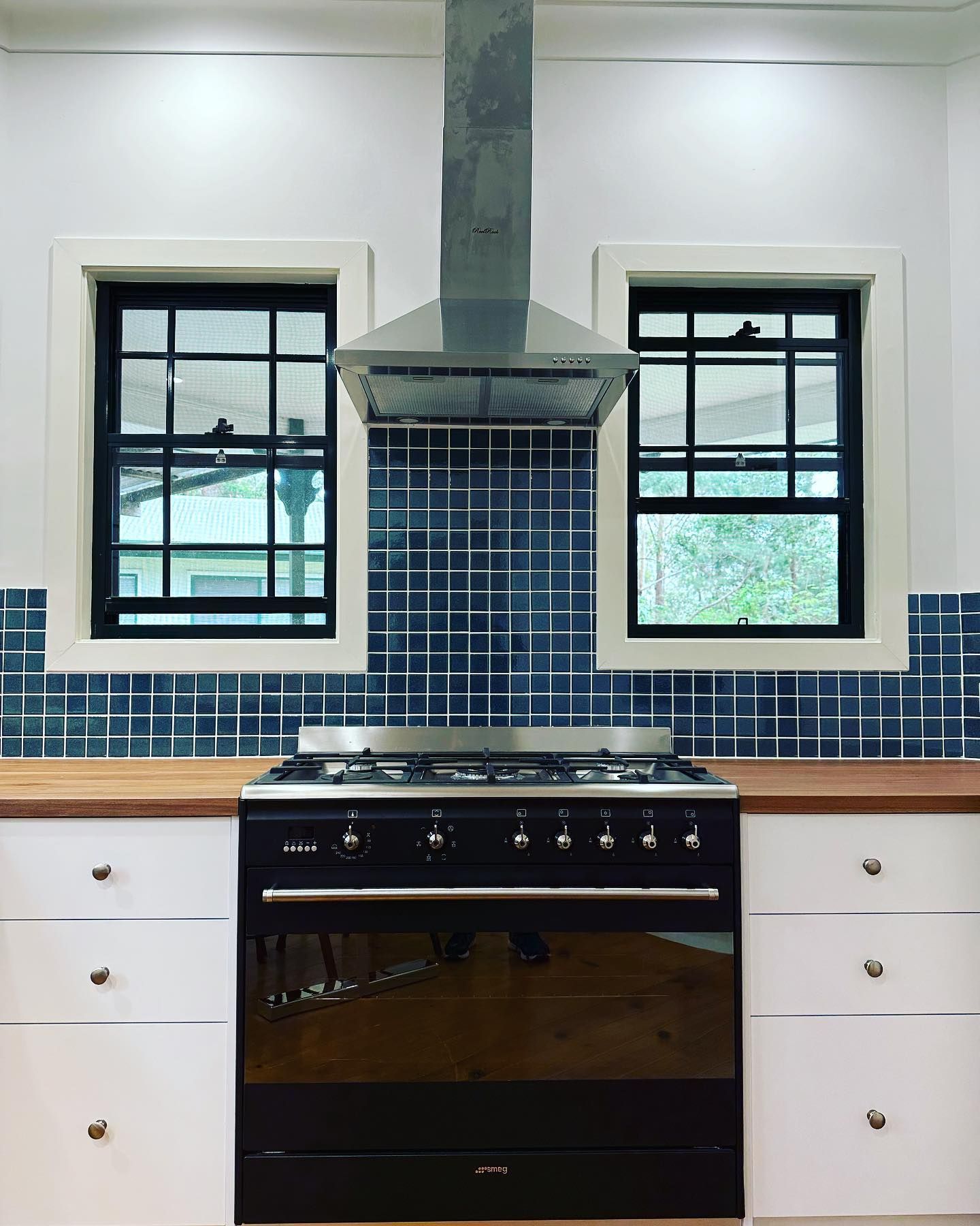 Kitchen with A Black Range — Zero 21 Fit-Outs & Joinery: Kitchen Renovation Gold Coast in Paradise Point, QLD