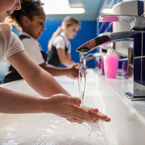 PIPAS DE AGUA DARIEL-Suministro para escuelas y universidades