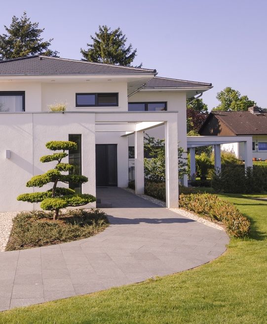 Beautiful House With Green Grass and A Feature Tree — Ausmade Services Pty Ltd in Chapel Hill, QLD