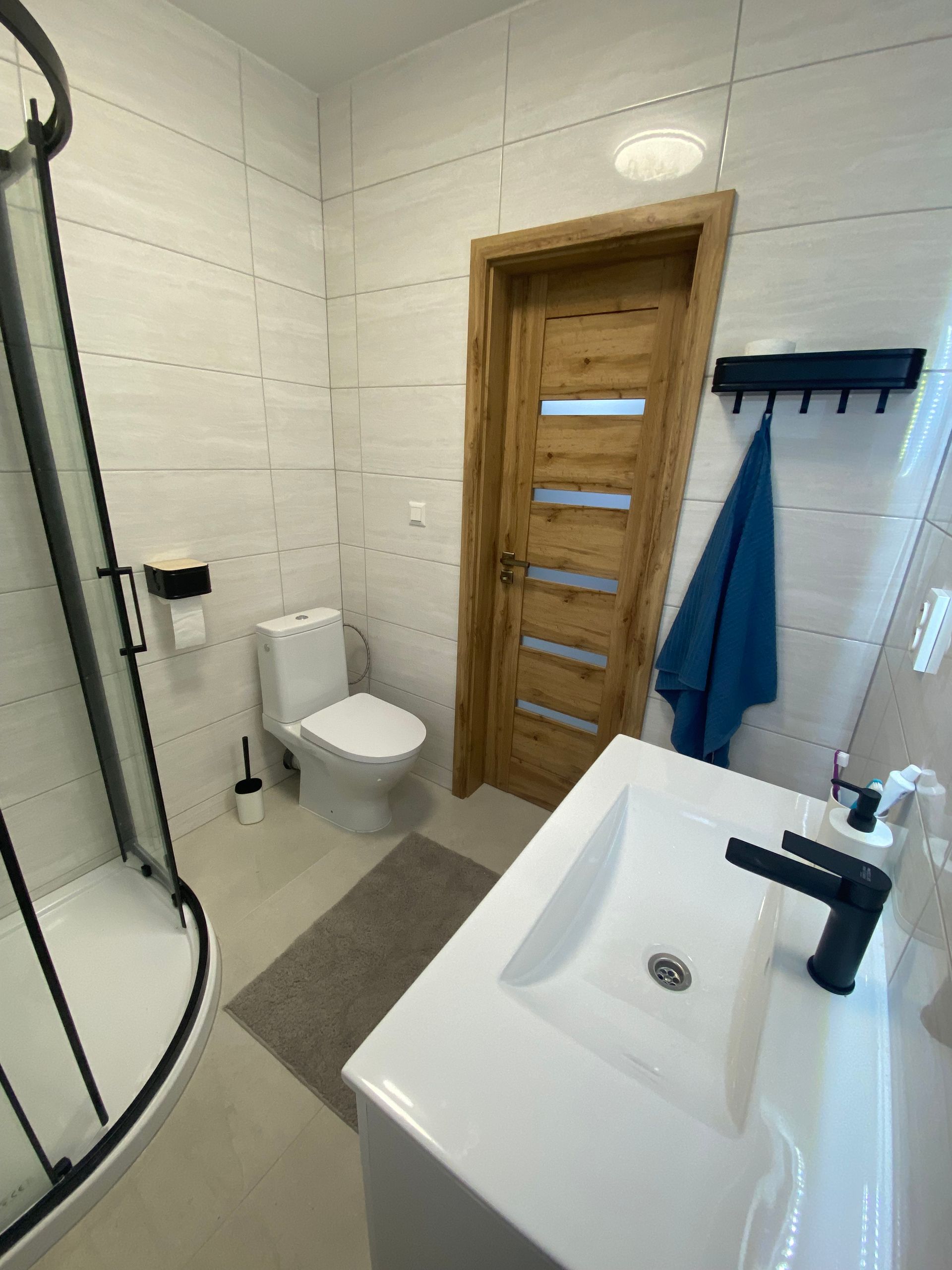 Kúpeľňa v apartmáne 2 - záber na umývadlo