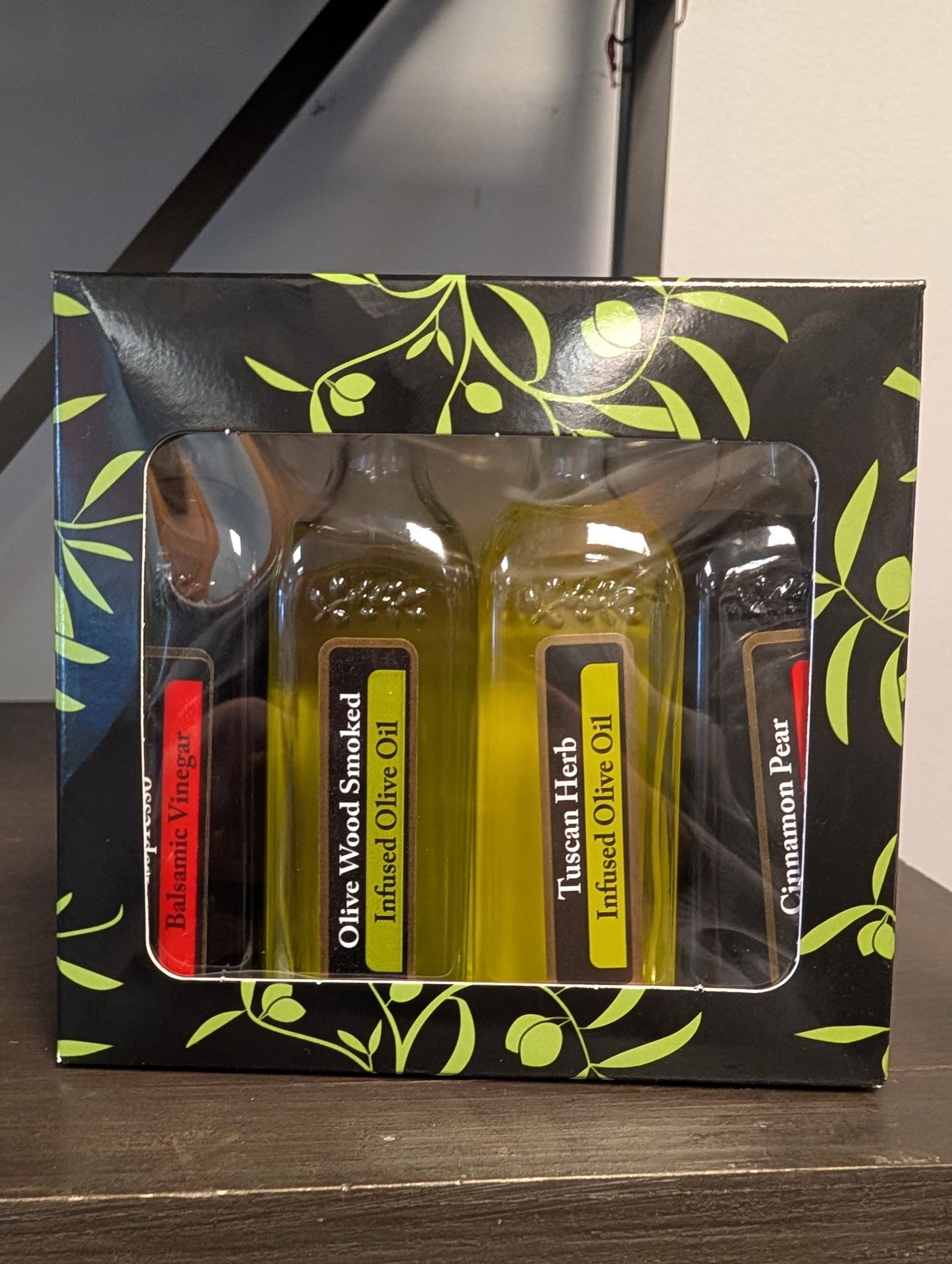 Olive Oil and Balsamic vinegar  4 bottle sampler pack