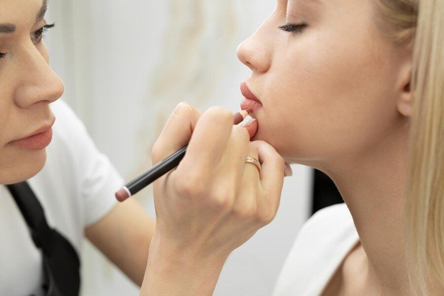 Lip-contour