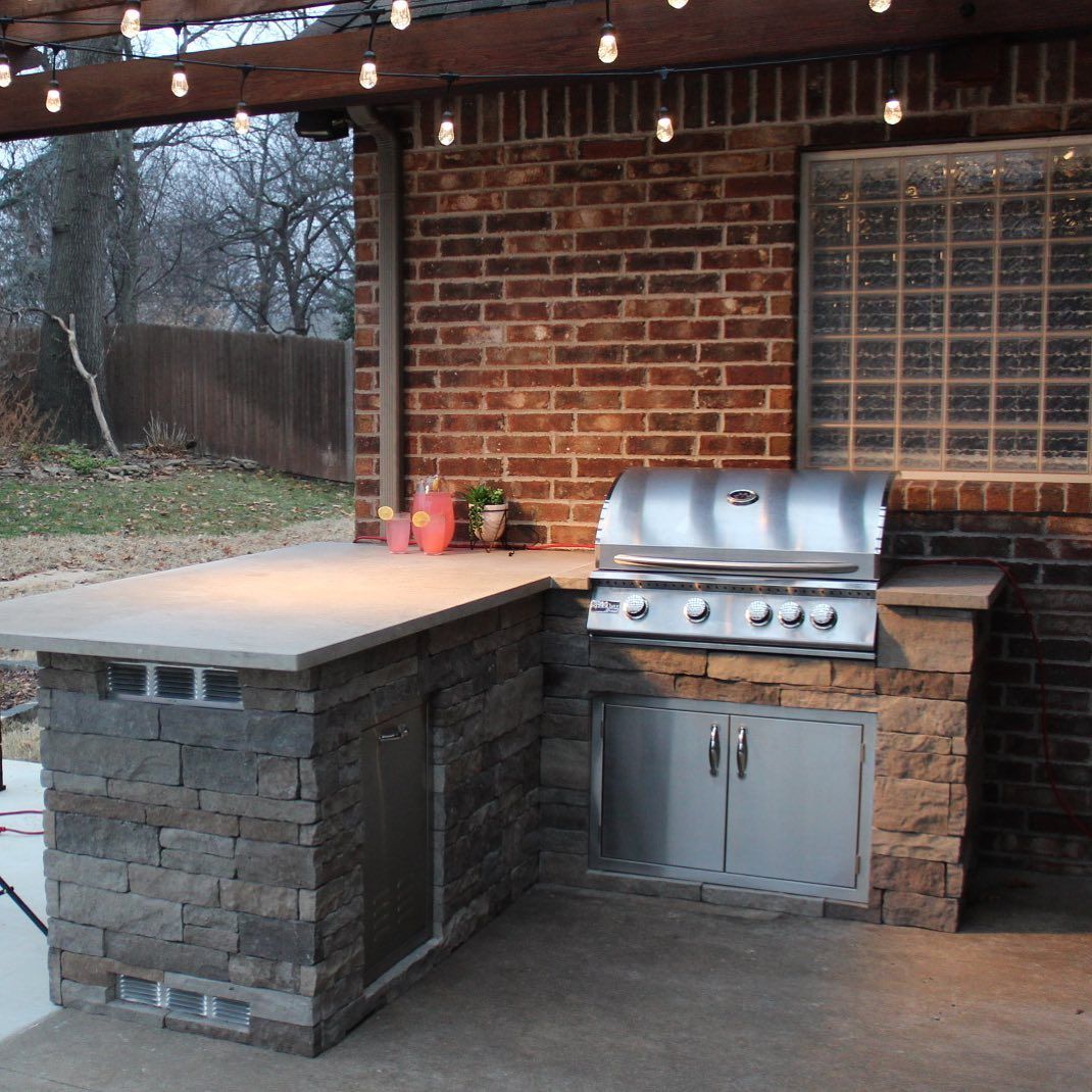 outdoor kitchen