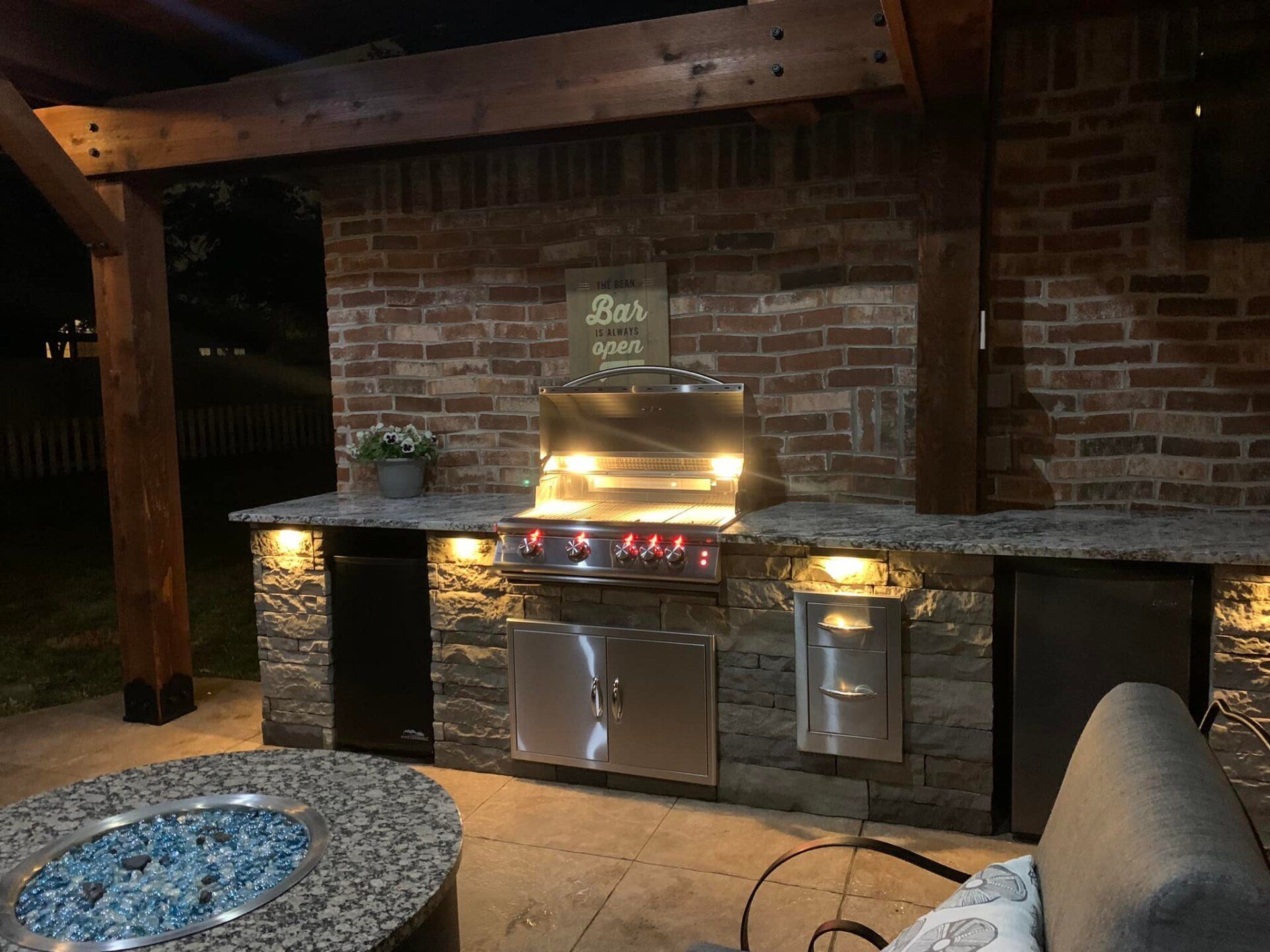 Outdoor kitchen with lighting