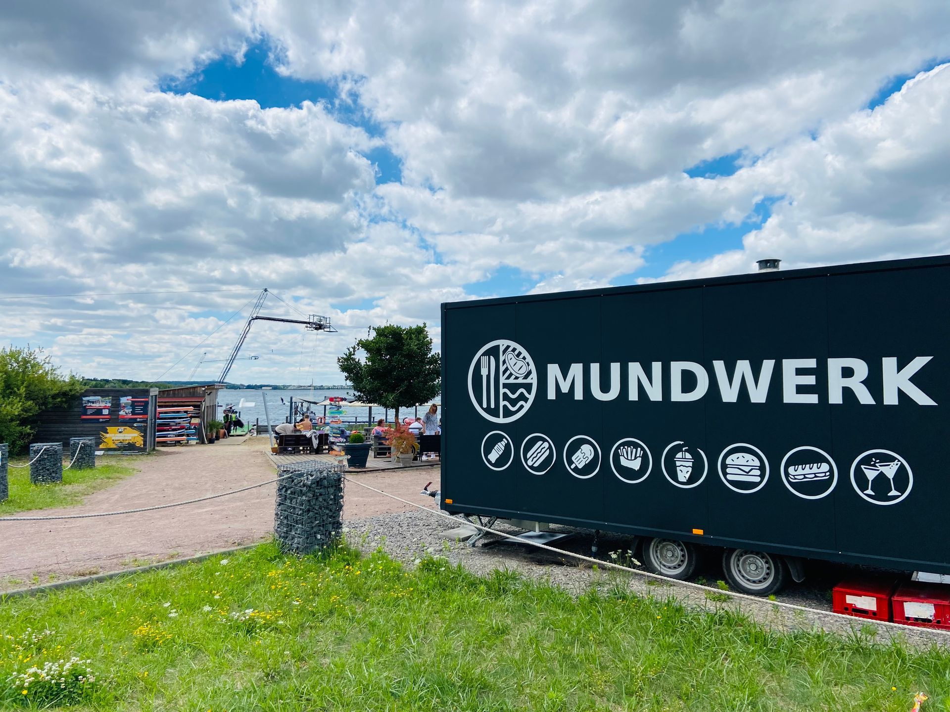 Restaurant Mundwerk an der Wasserski-Slip-Anlage in Pouch