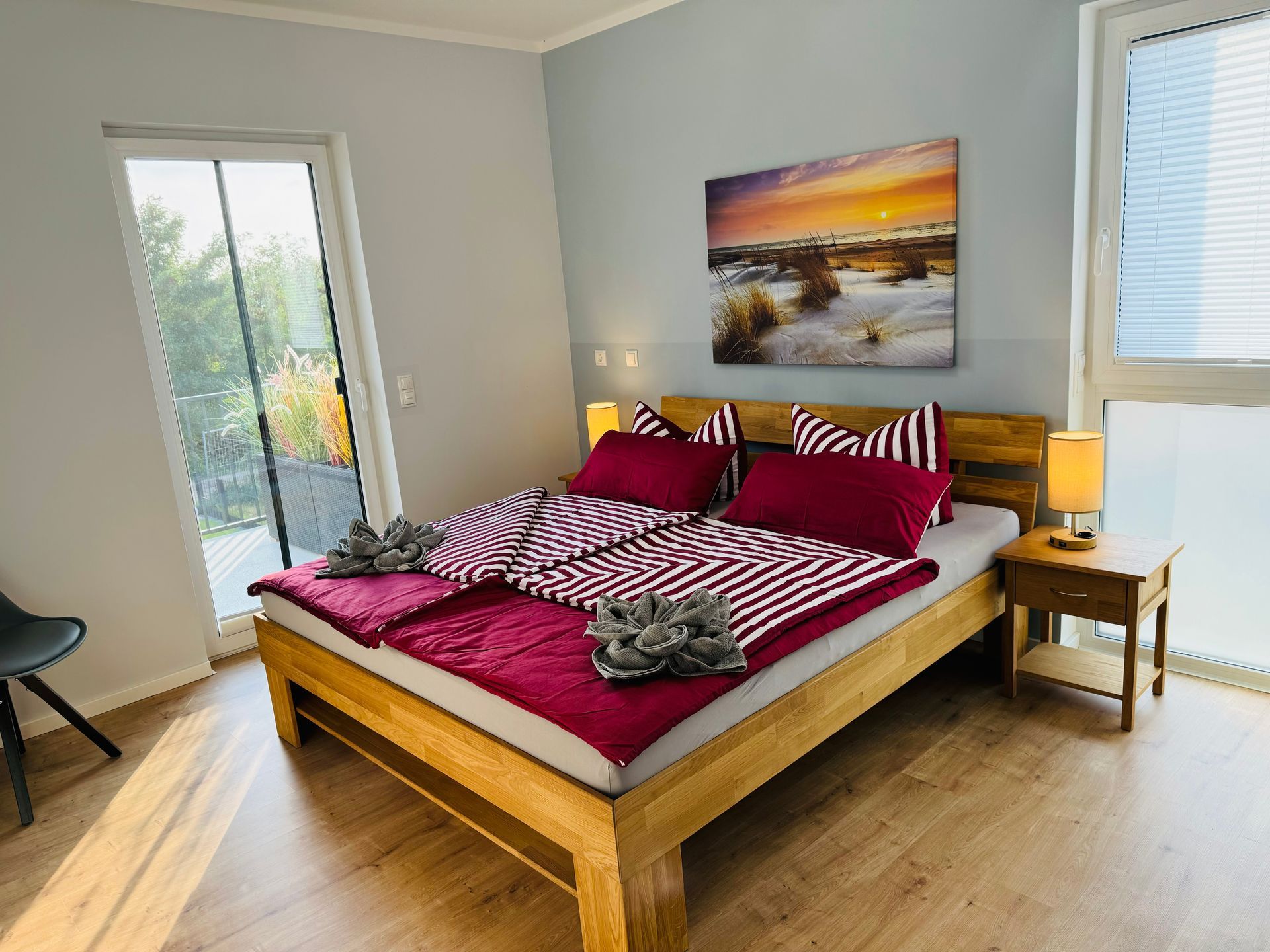 Schlafzimmer mit Smart-TV Netflix Disney+ RTL+