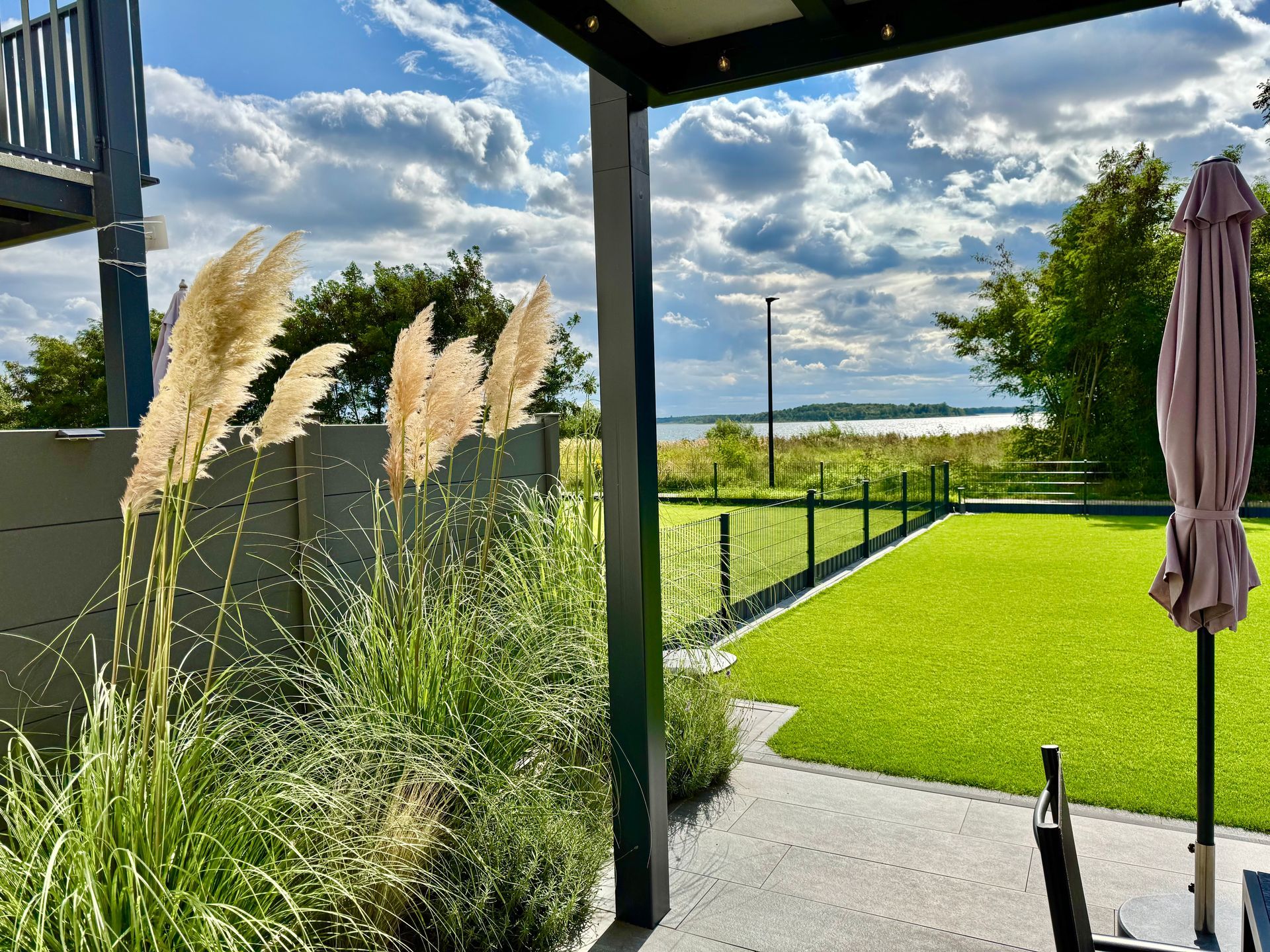 Der Seeblick von der großen Terrasse am Ferienhaus Seegelblick