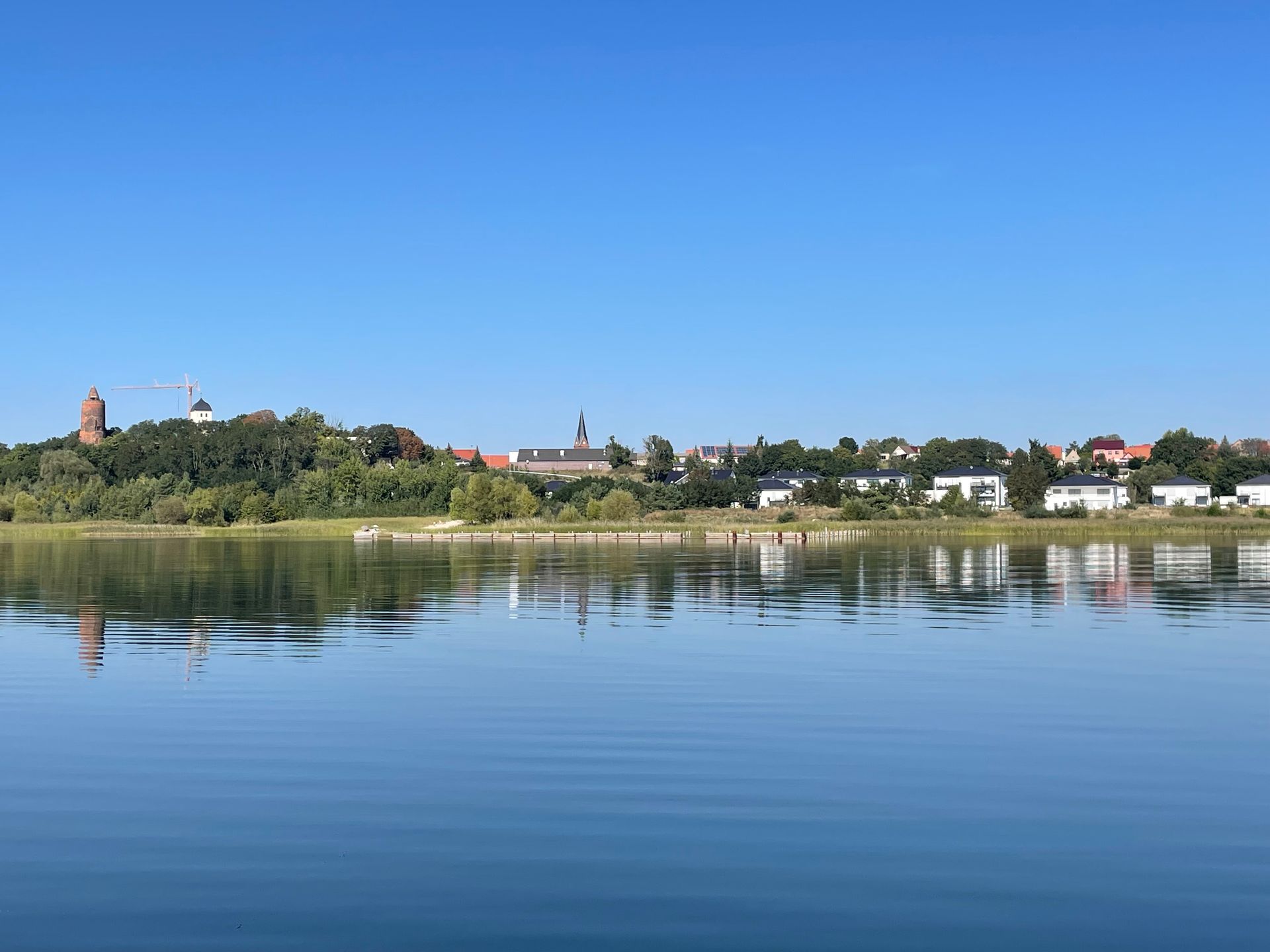 Schlossterrassen mit Poucher Schloss und Rotem Turm auf der linken Seite
