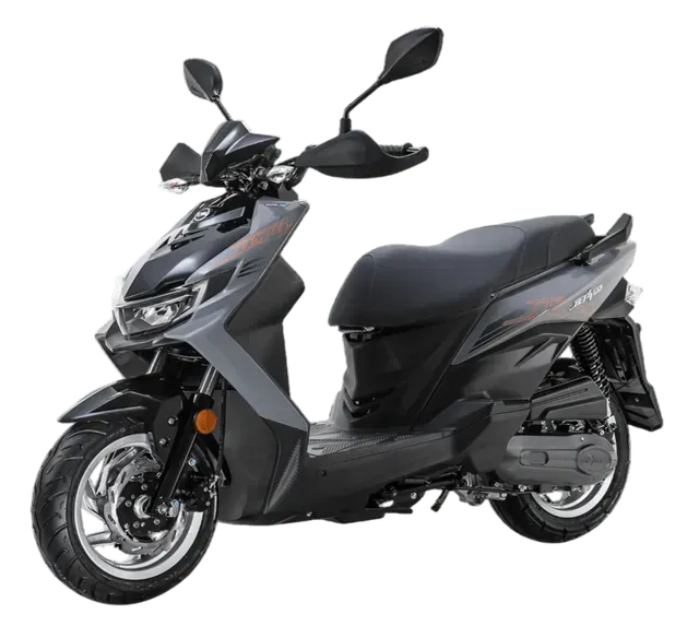 Uno scooter moderno, grigio e nero, visto di profilo su uno sfondo bianco uniforme.