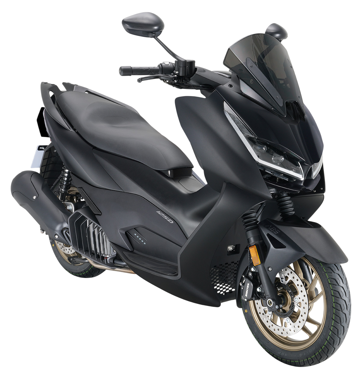Uno scooter Vespa arancione brillante con sella nera, specchietti argentati e ruote bianche su sfondo bianco.