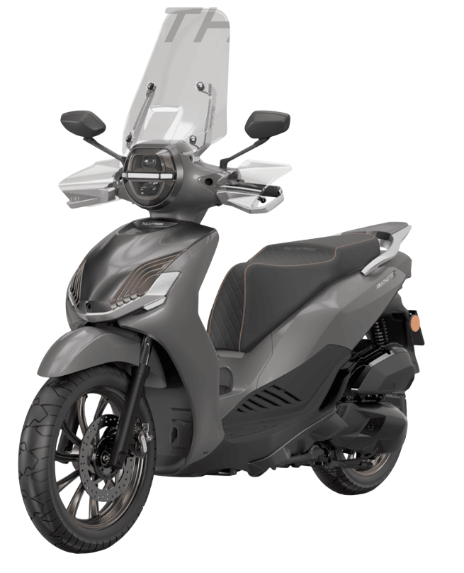 Uno scooter TVS NTORQ 125 nei colori nero, rosso e argento, visto di profilo su uno sfondo bianco uniforme.
