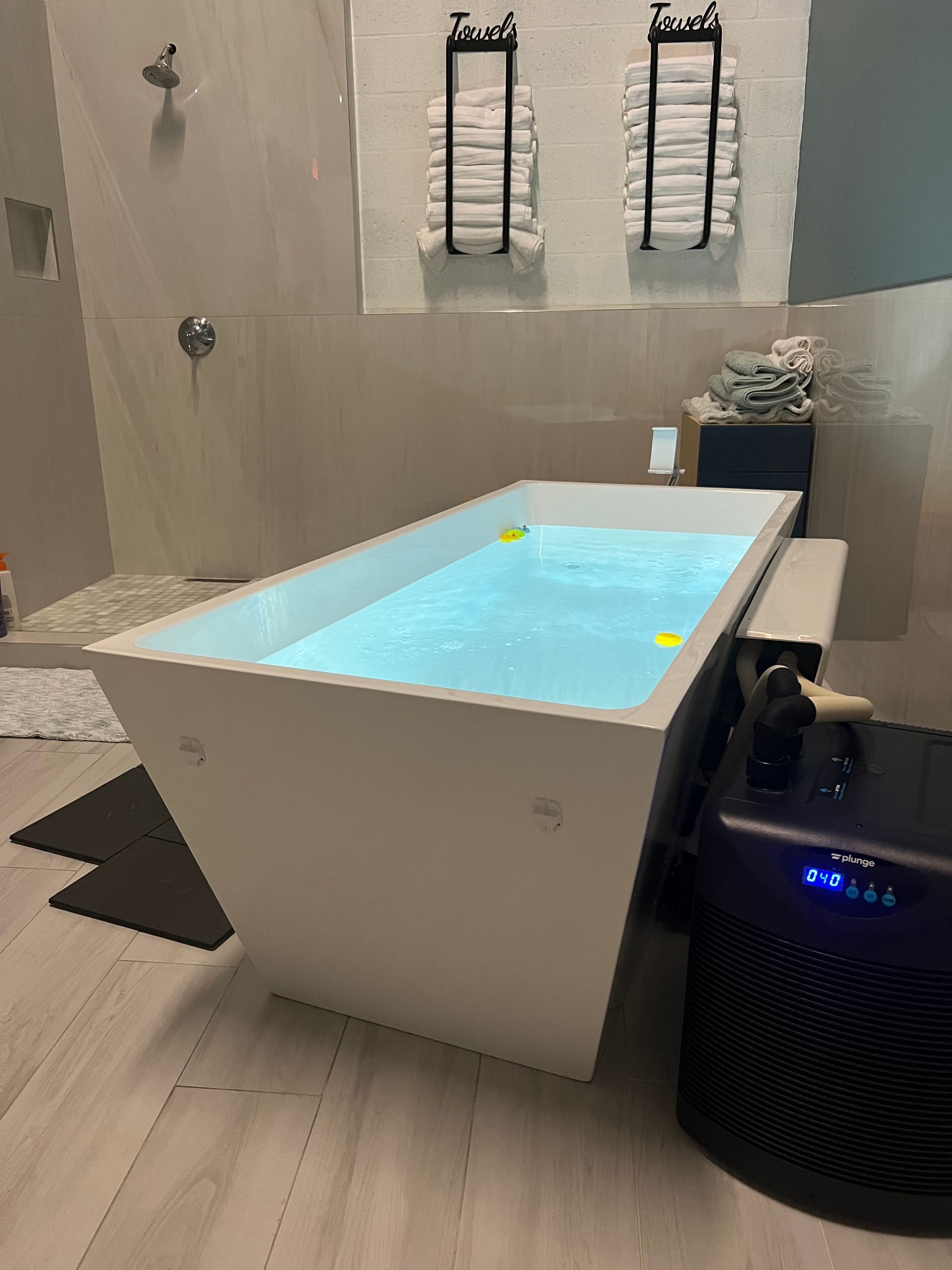 cold plunge room at HYTE CrossFit in Fort Myers