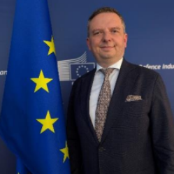 Dr. Tomasz Husak