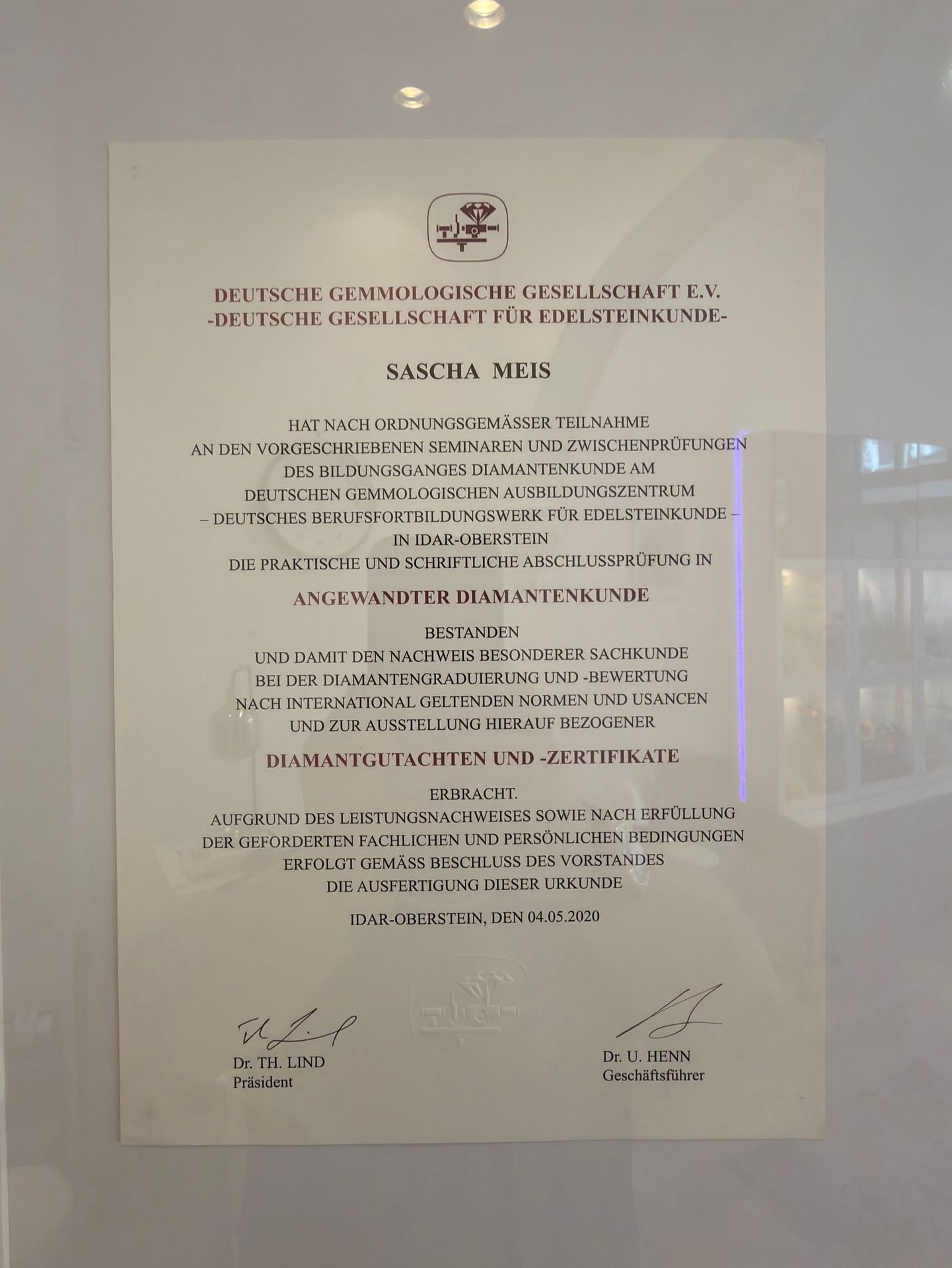 Deutsche Gemmologisches Institut Zertifiziert