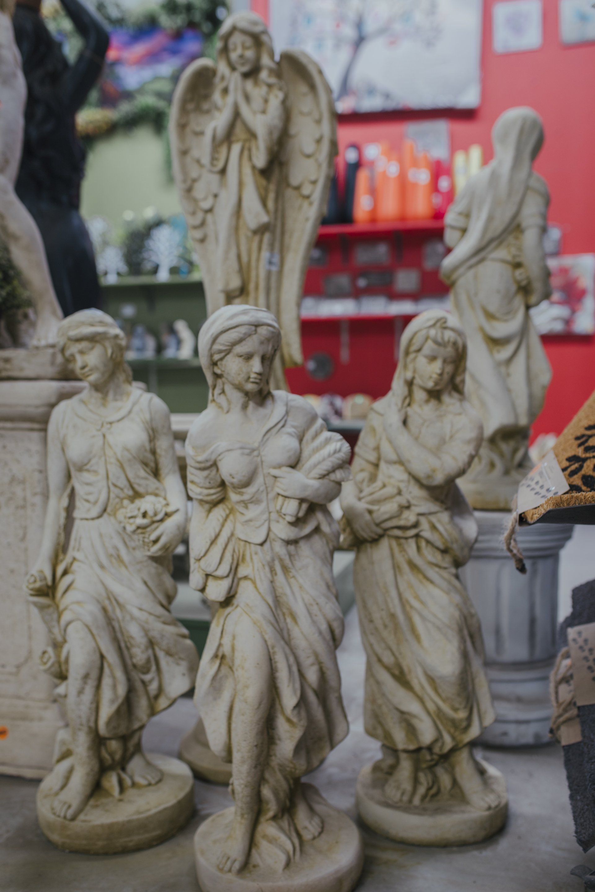statue