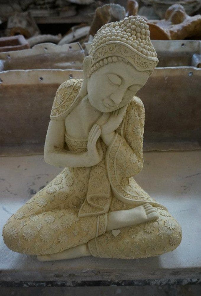 statue