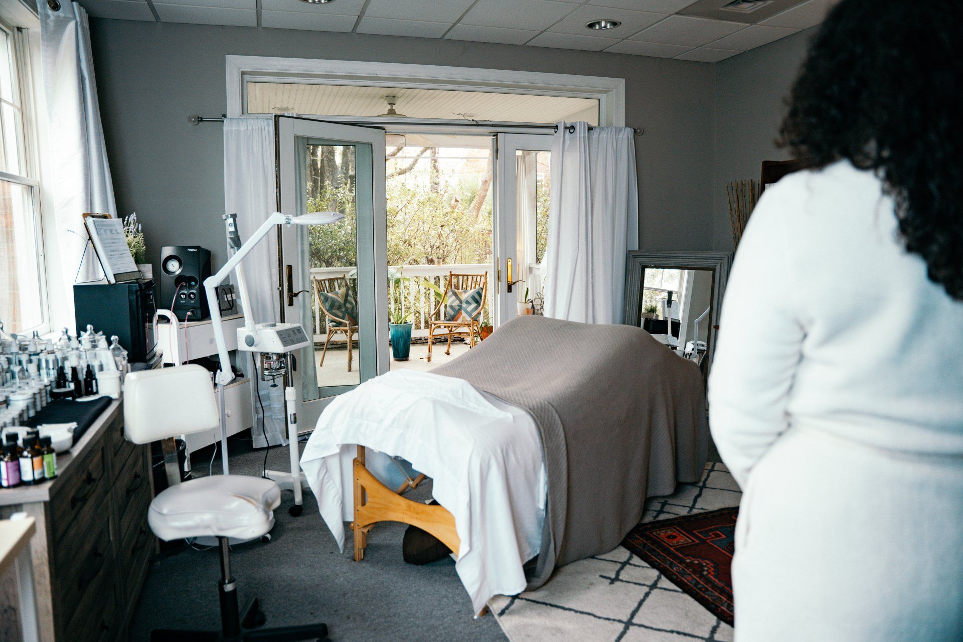 Rhonda Allison products are used in all my facials here in Mount Pleasant and can be purchased under SHOP on the Home Screen. Rhonda Allison products are used in alll my facials here in Mount Pleasant. From antiaging products, ance products, rosacea and sensitive skin products, pigmentation issues, eye care and sunscreens. 
