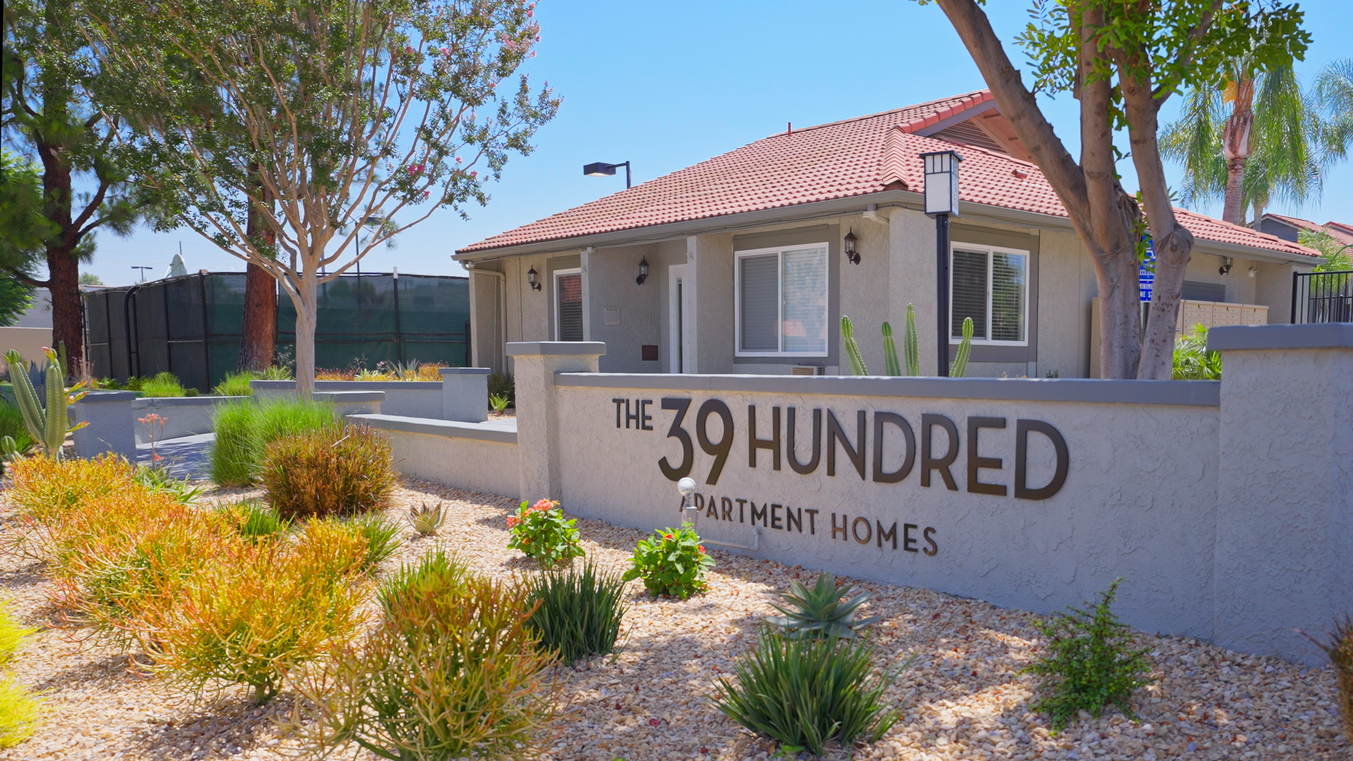 The 3900 sign