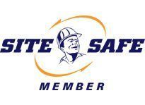 A logo for a site safe member with a man wearing a hard hat.