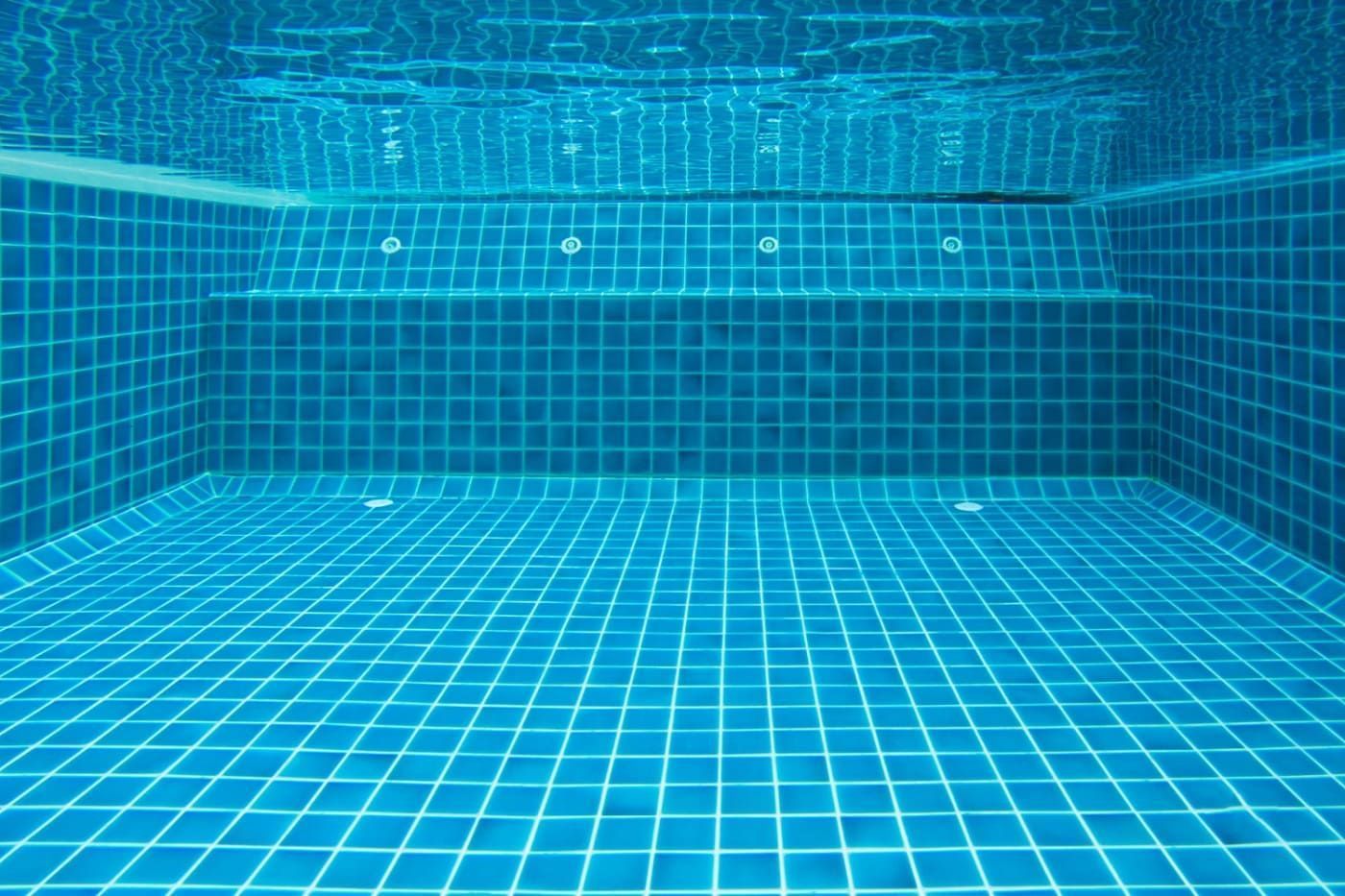 pool tile cleaners