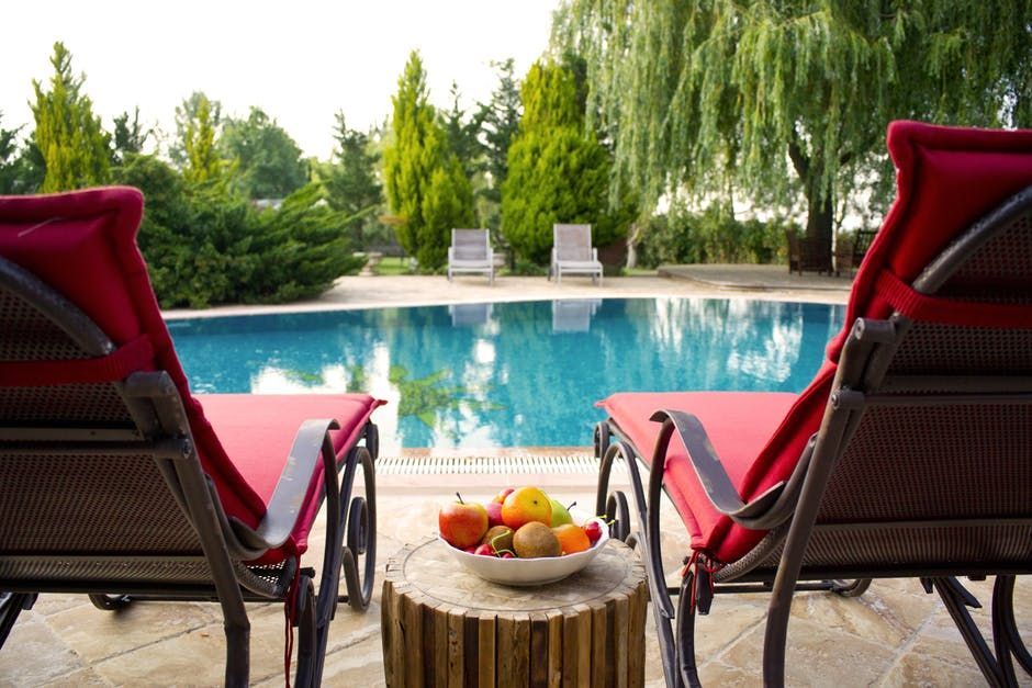  salt water pool vs chlorine pool