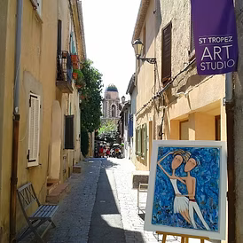 Private full-day tour to Saint-Tropez from Nice. Visit the harbour, Musée de l'Annonciade and Port Grimaud. Optional boat trip. From €600 per group.