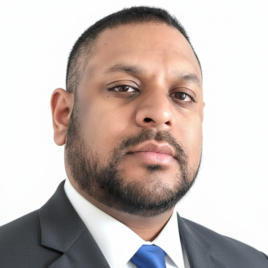 Headshot of Matthew Cardozo, Managing Director at Alchemy Commercial