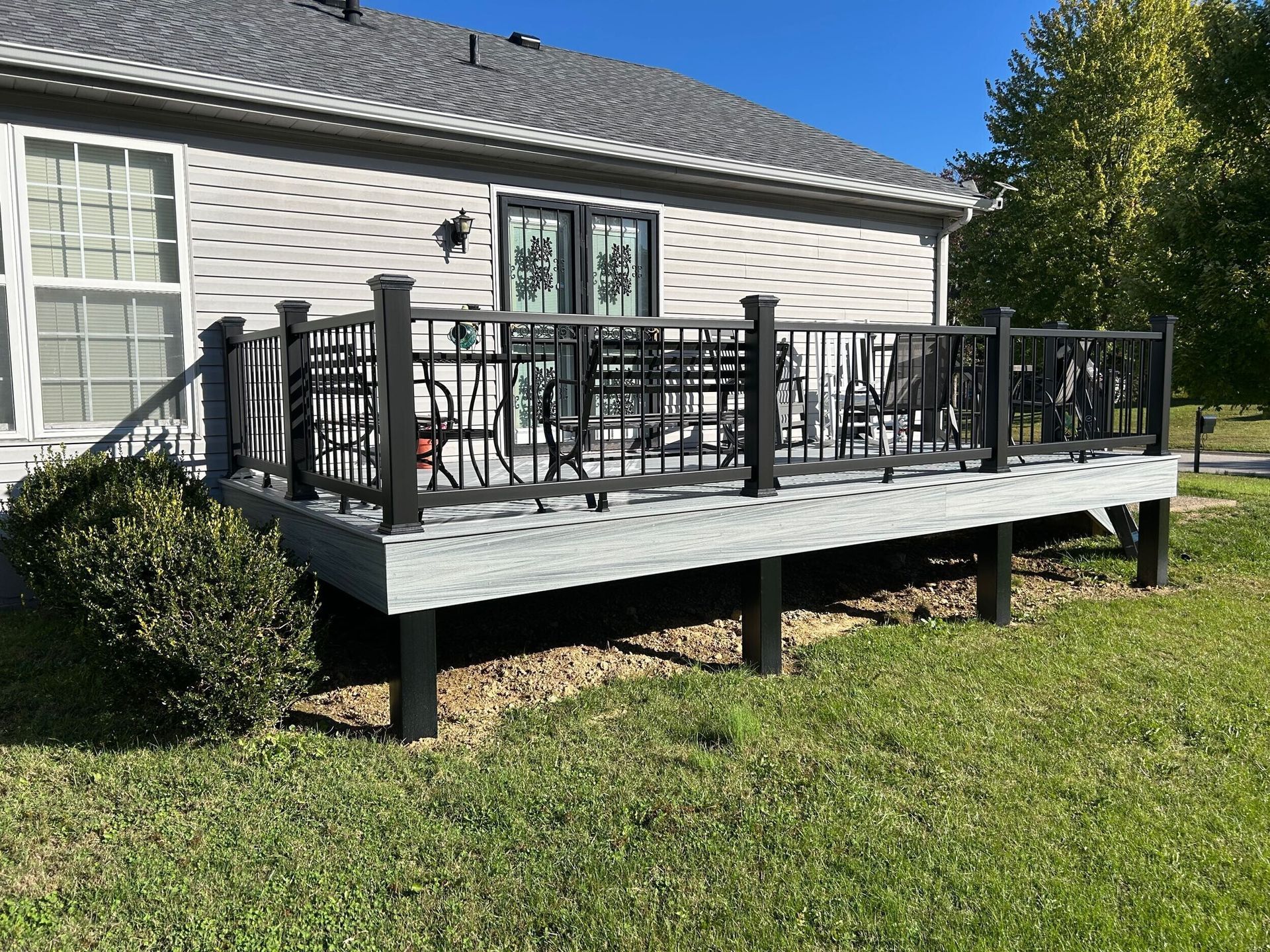 Trex vs Wood Decking: What Homeowners Should Know Before Building a Deck