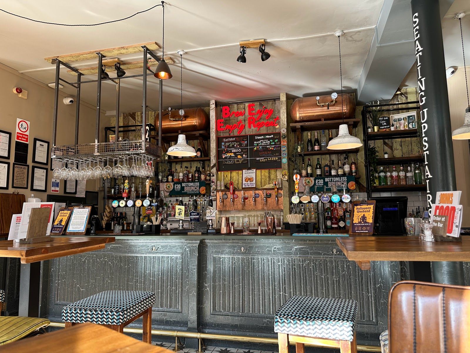 The Prince of Teck, Earls Court 3